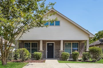 316 CREEK RUN CIR CALERA, AL 35040